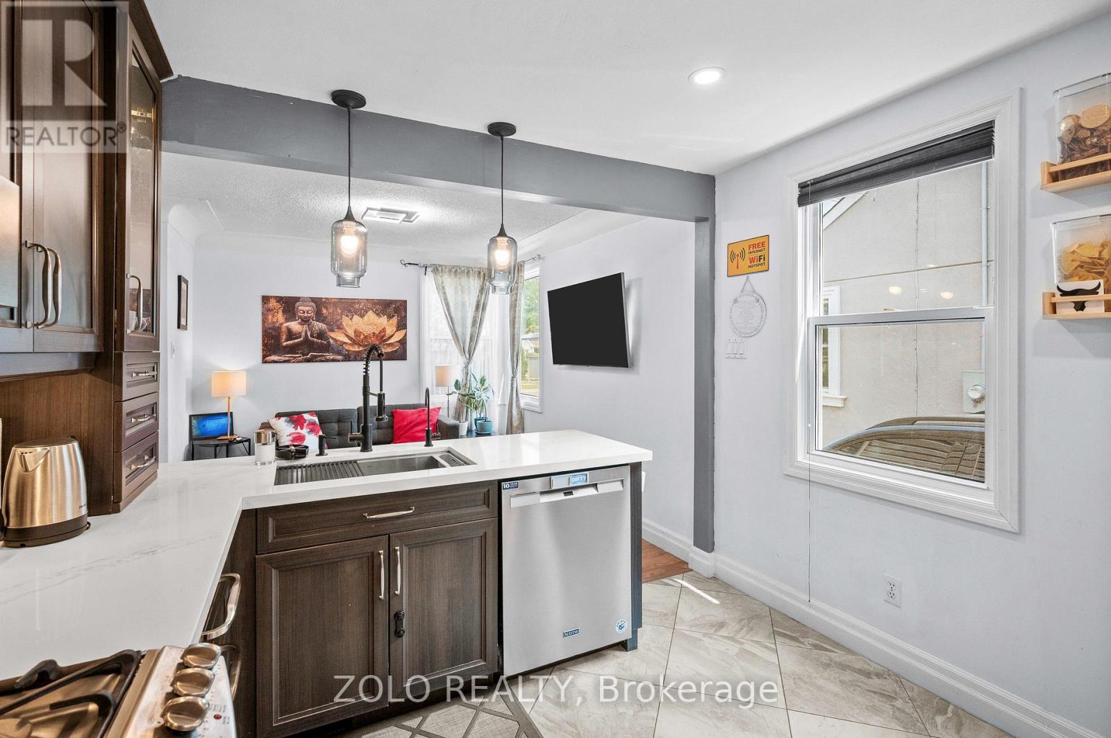 442 Queen Mary Drive Property Photo 13