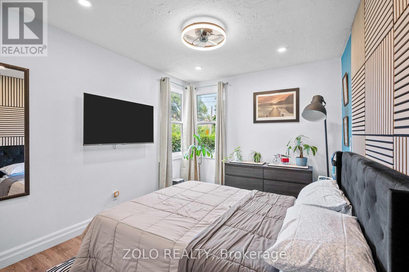442 Queen Mary Drive Property Photo 15