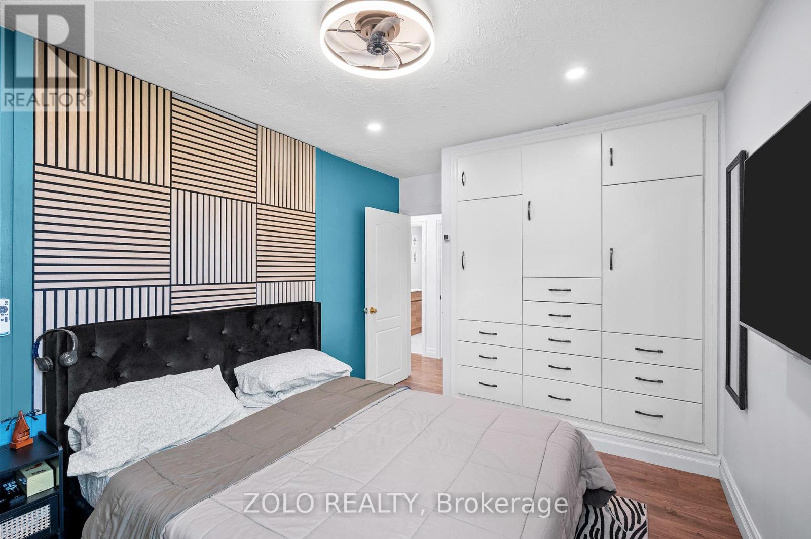 442 Queen Mary Drive Property Photo 16