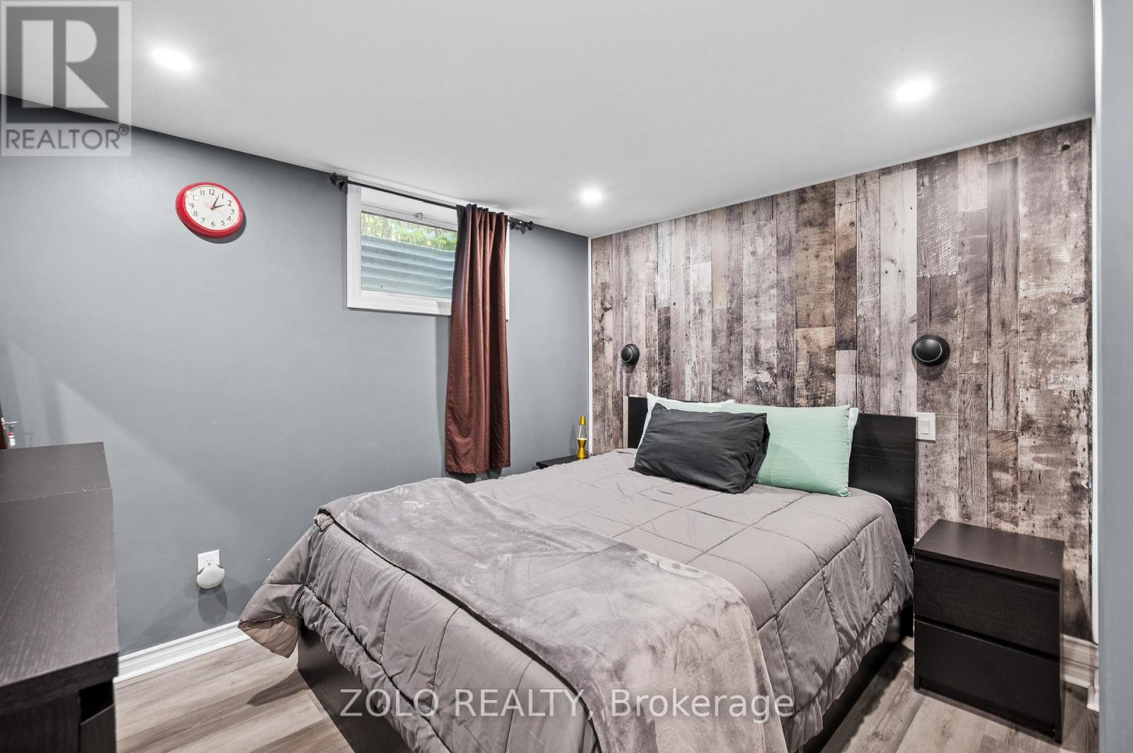 442 Queen Mary Drive Property Photo 27