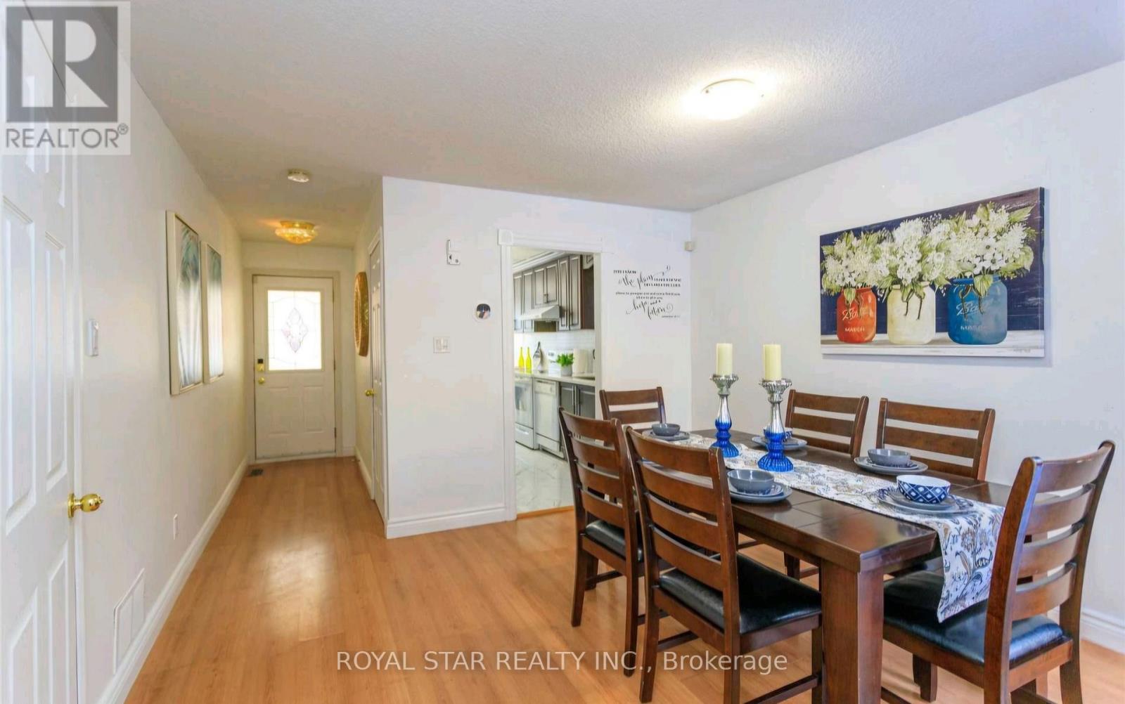Upper - 19 Ashurst Crescent N Property Photo 4