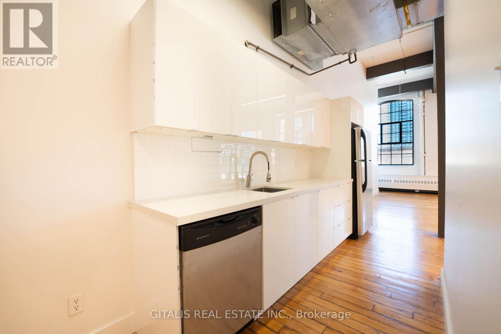 102a - 219 Dufferin Street Property Photo 7