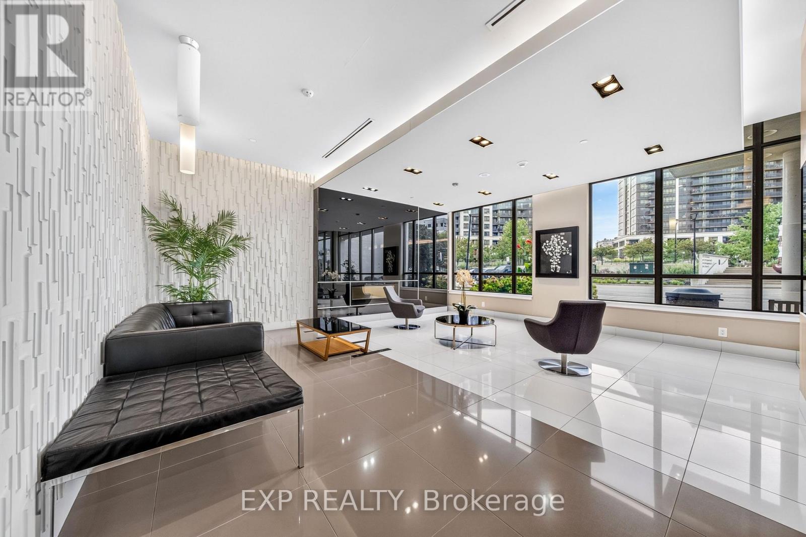 612 - 1 De Boers Drive Property Photo 10