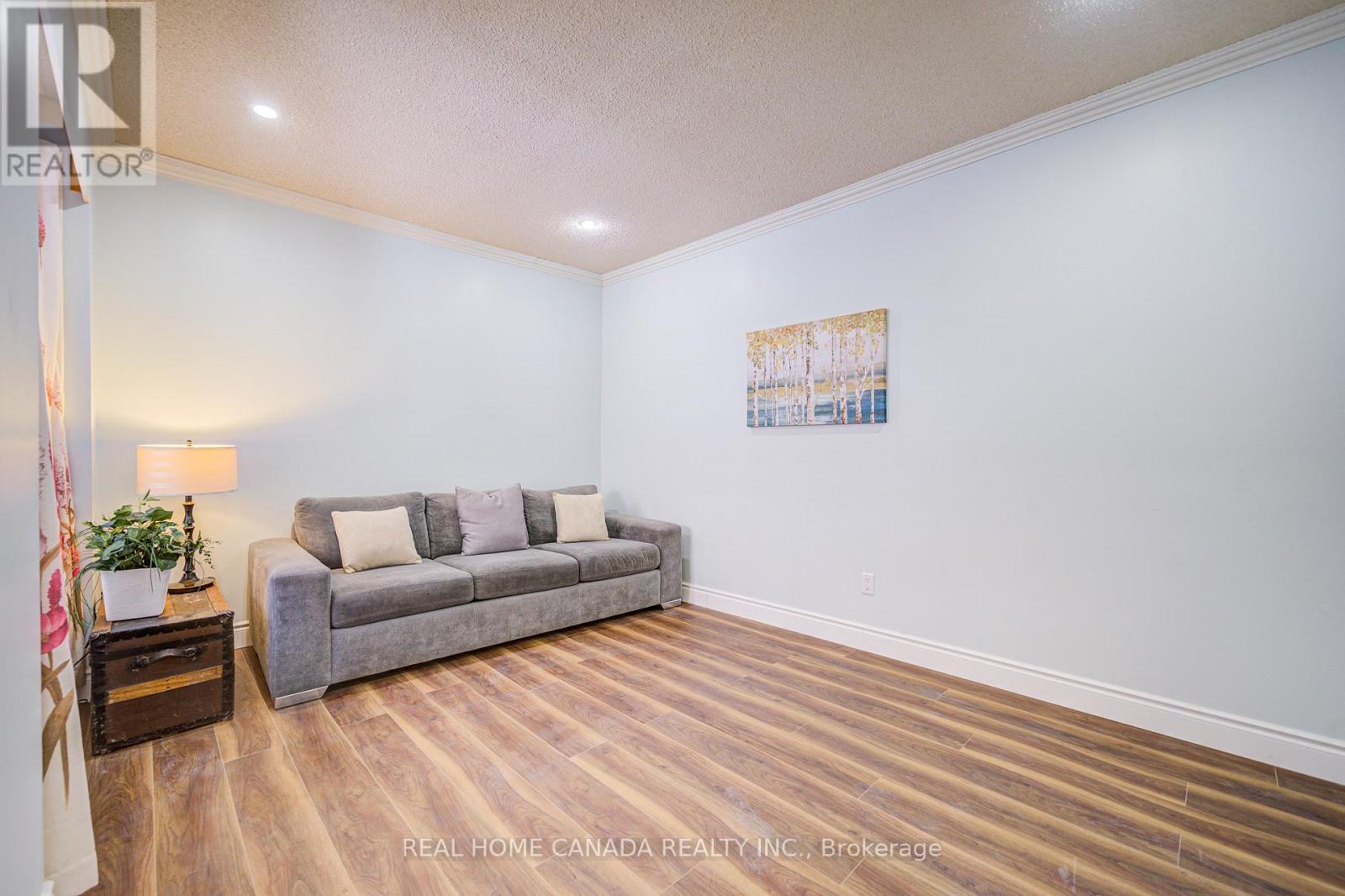 21 Hallen Road Property Photo 2