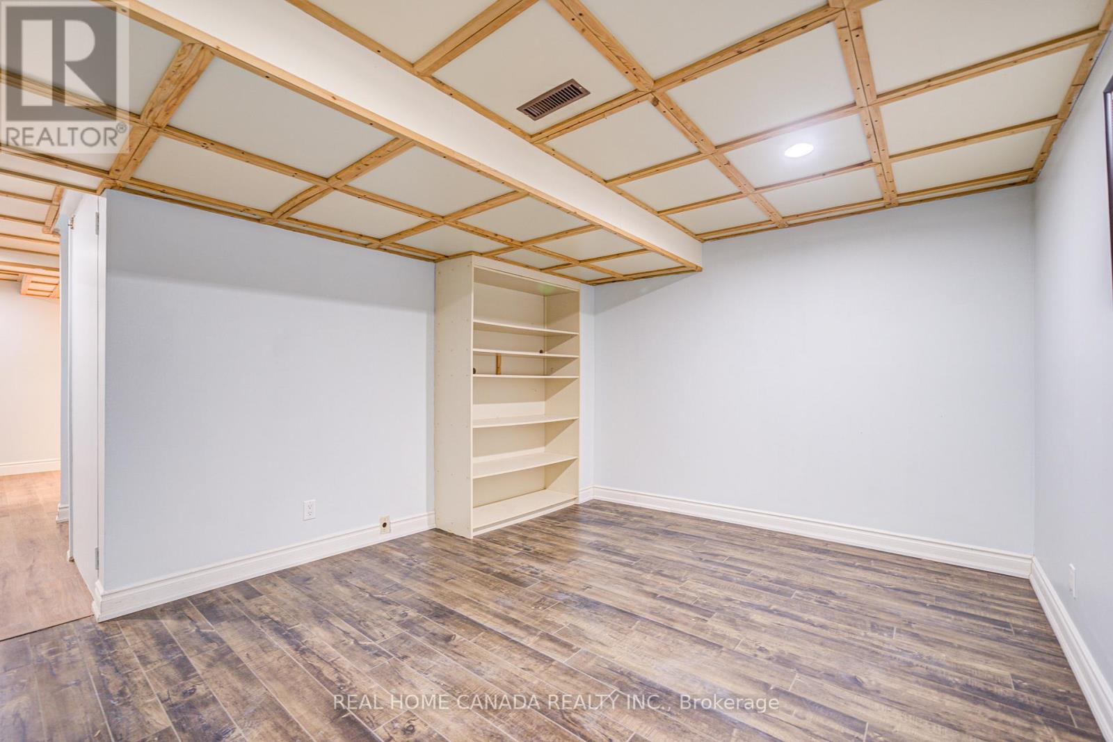 21 Hallen Road Property Photo 32