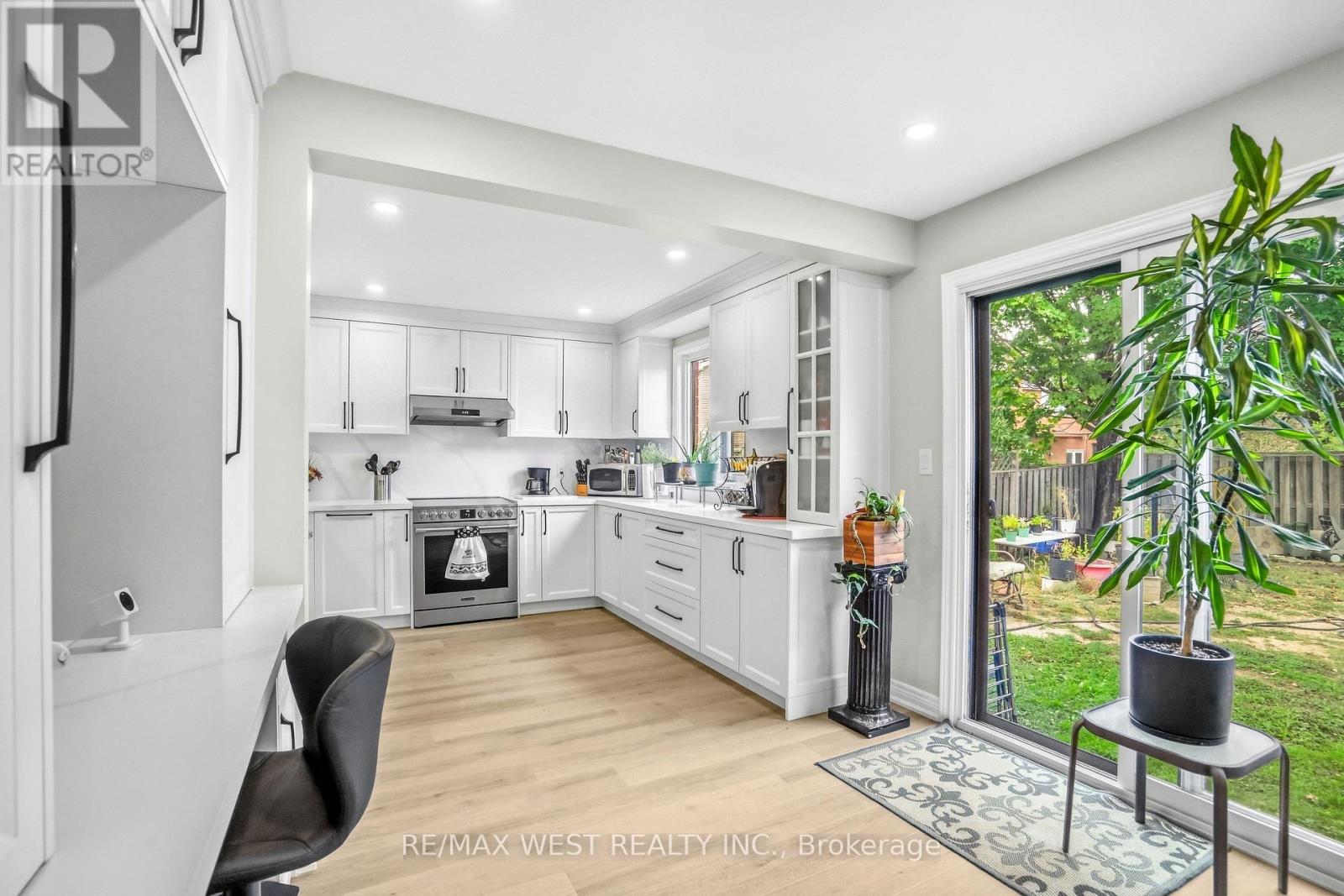34 Sweet Oak Court Property Photo 1