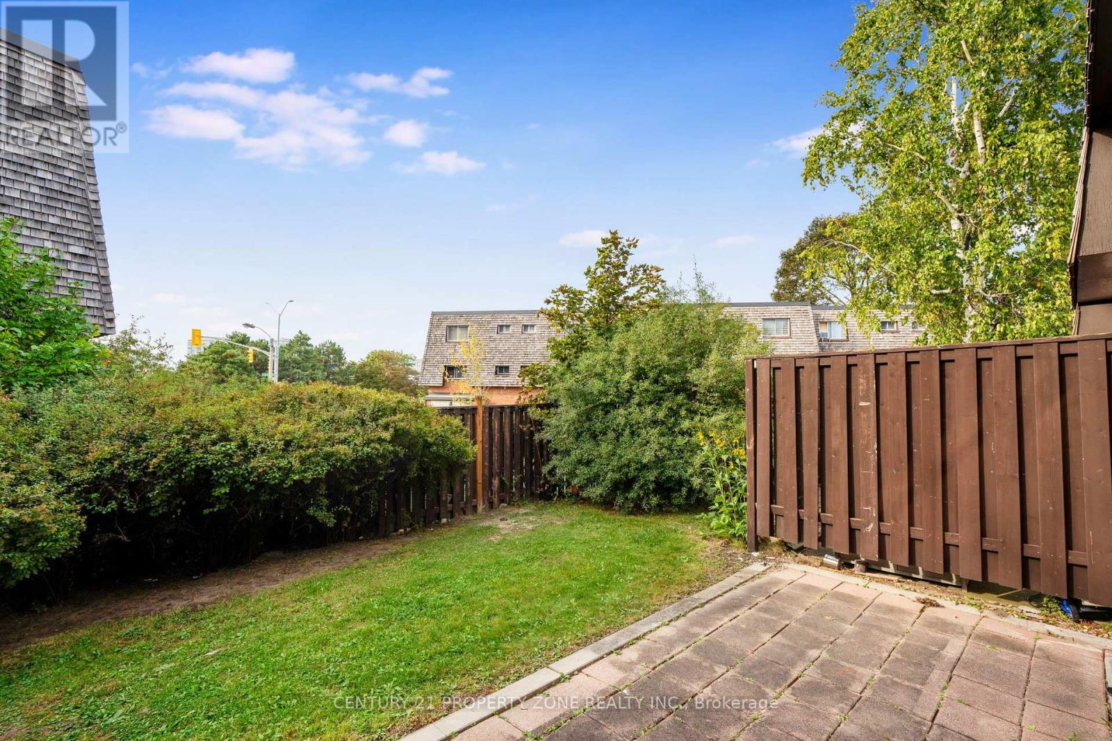 5 Briar Path Property Photo 31