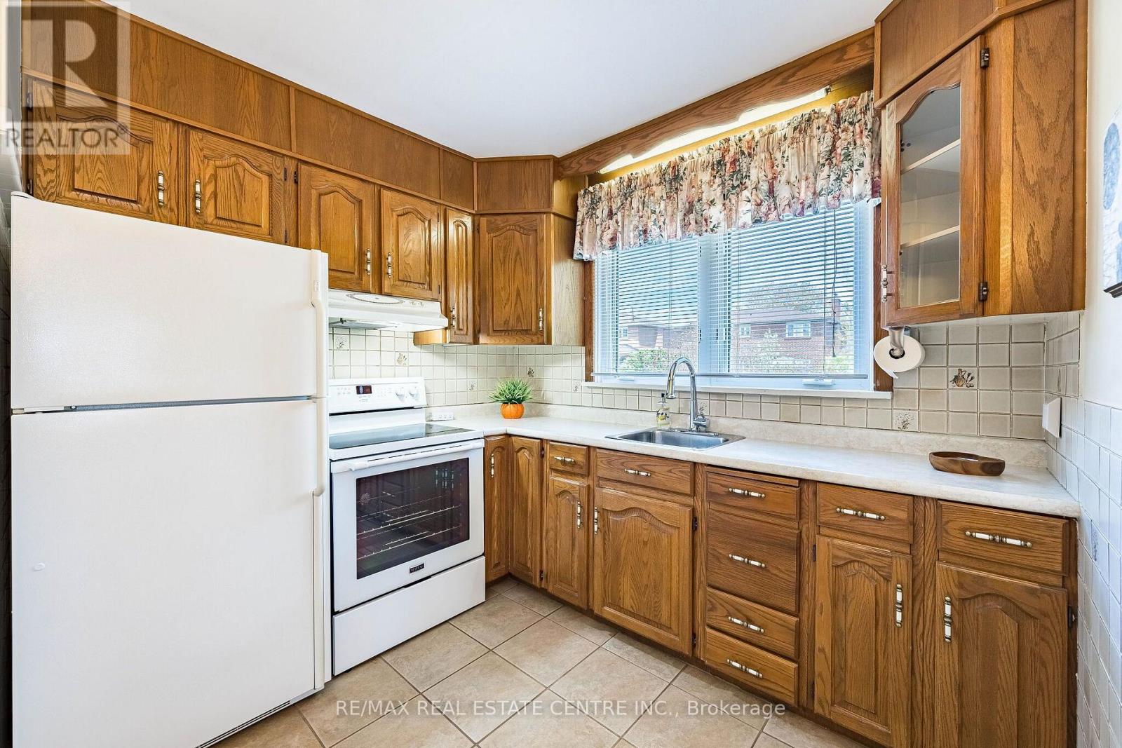 2591 Whaley Drive Property Photo 15