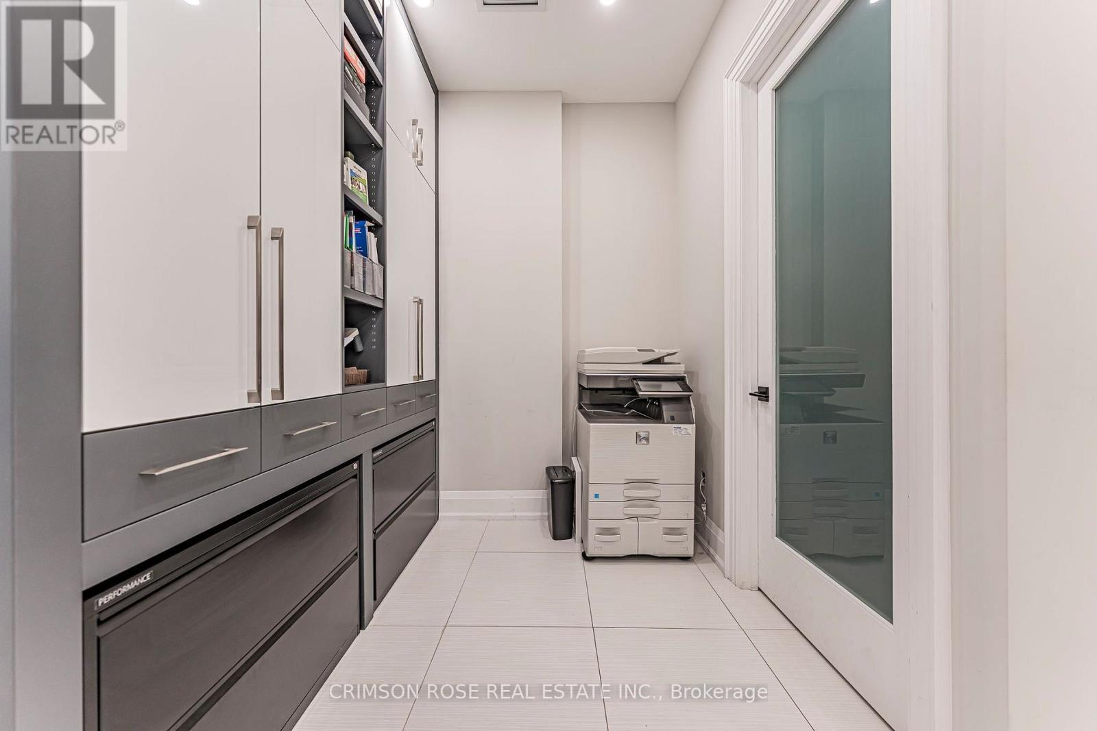 4 - 217 Speers Road Property Photo 24