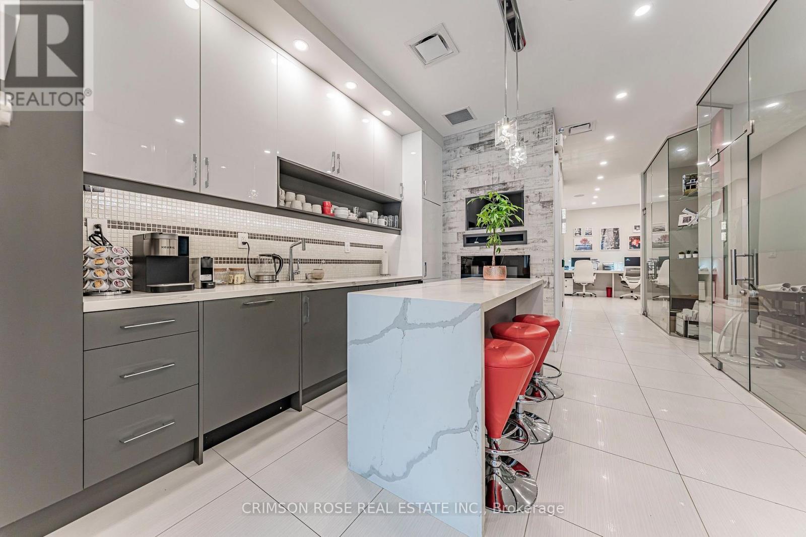 4 - 217 Speers Road Property Photo 32