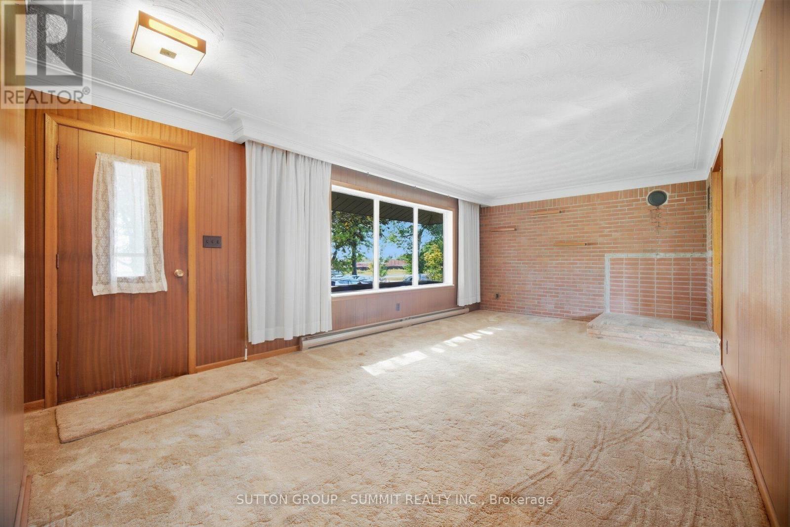 6543 Ninth Line Property Photo 6