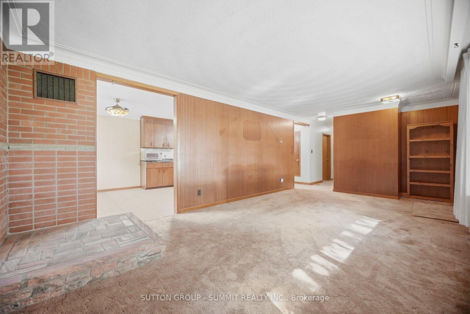 6543 Ninth Line Property Photo 7