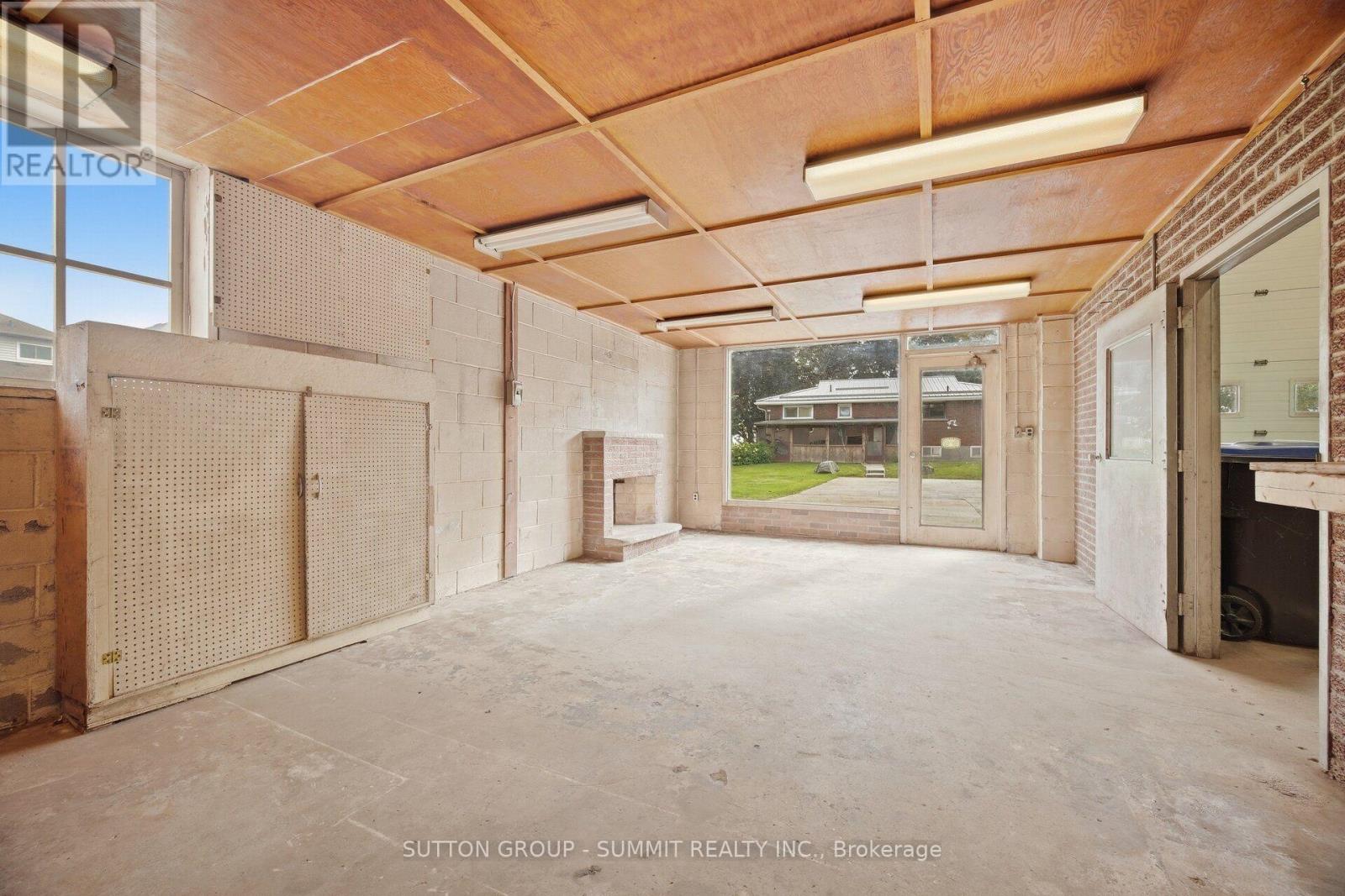 6543 Ninth Line Property Photo 27