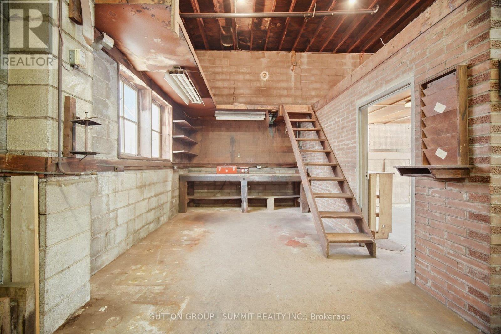 6543 Ninth Line Property Photo 29