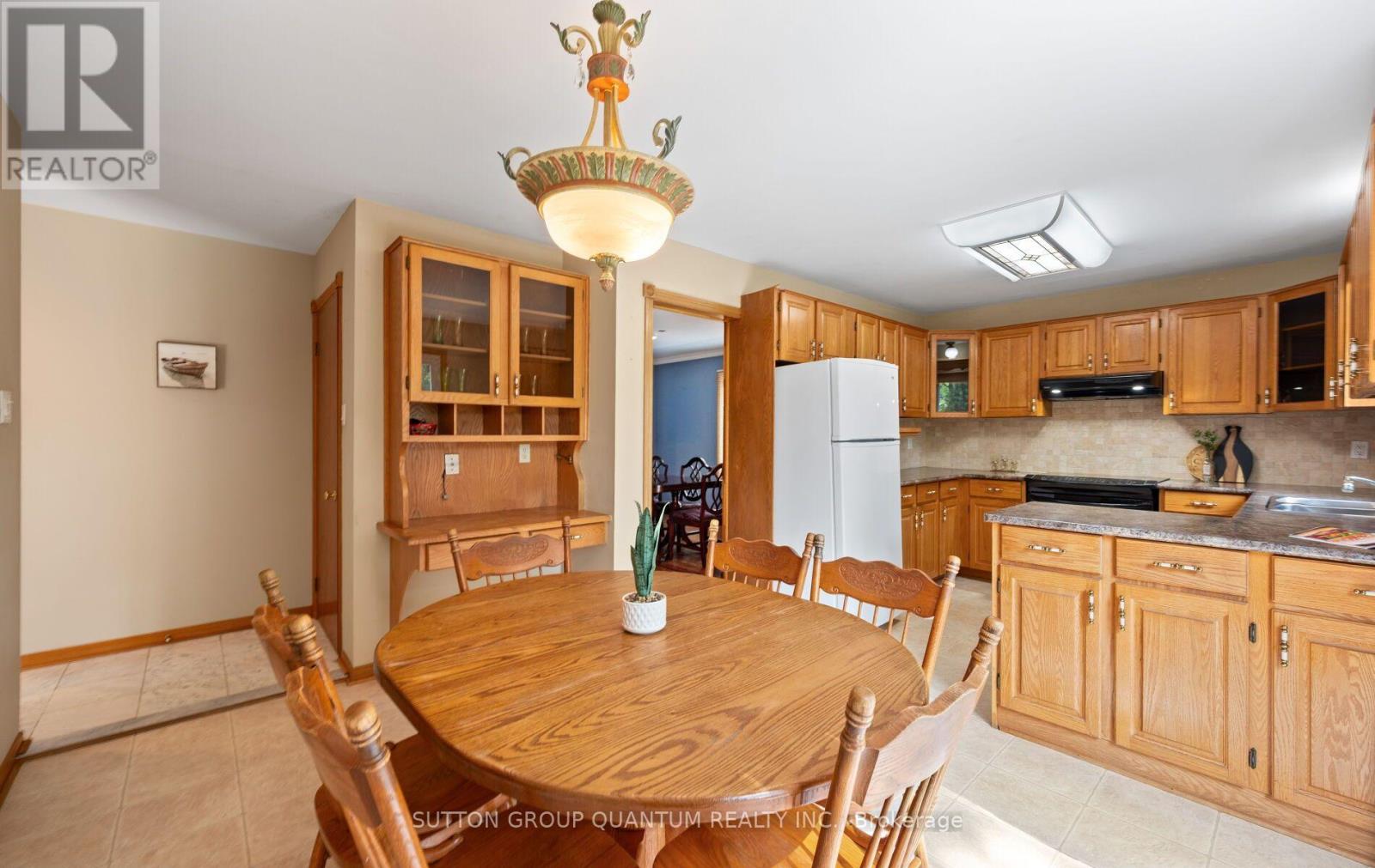 1896 Stoneybrook Court Property Photo 10
