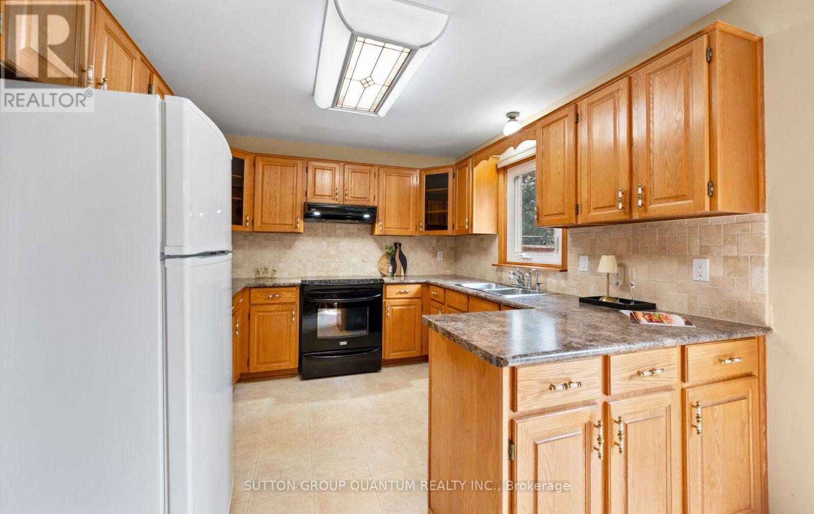 1896 Stoneybrook Court Property Photo 11