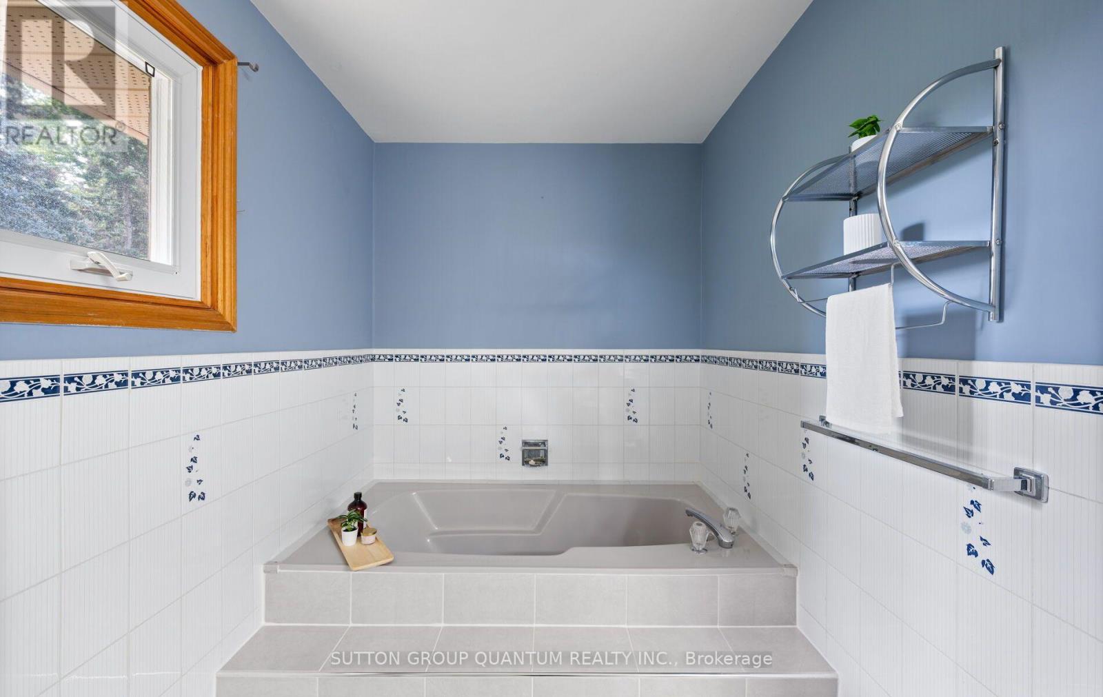 1896 Stoneybrook Court Property Photo 26