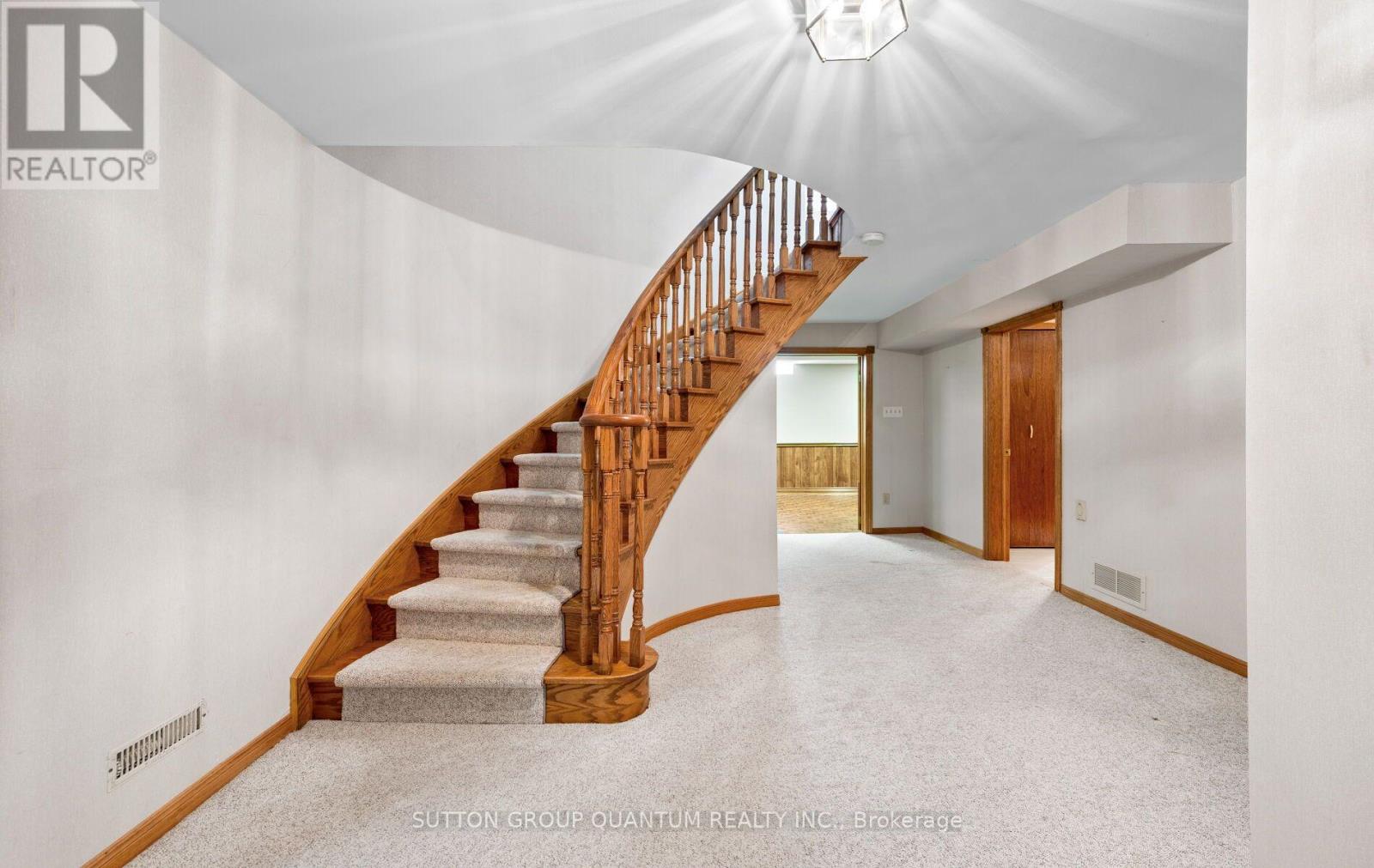 1896 Stoneybrook Court Property Photo 33