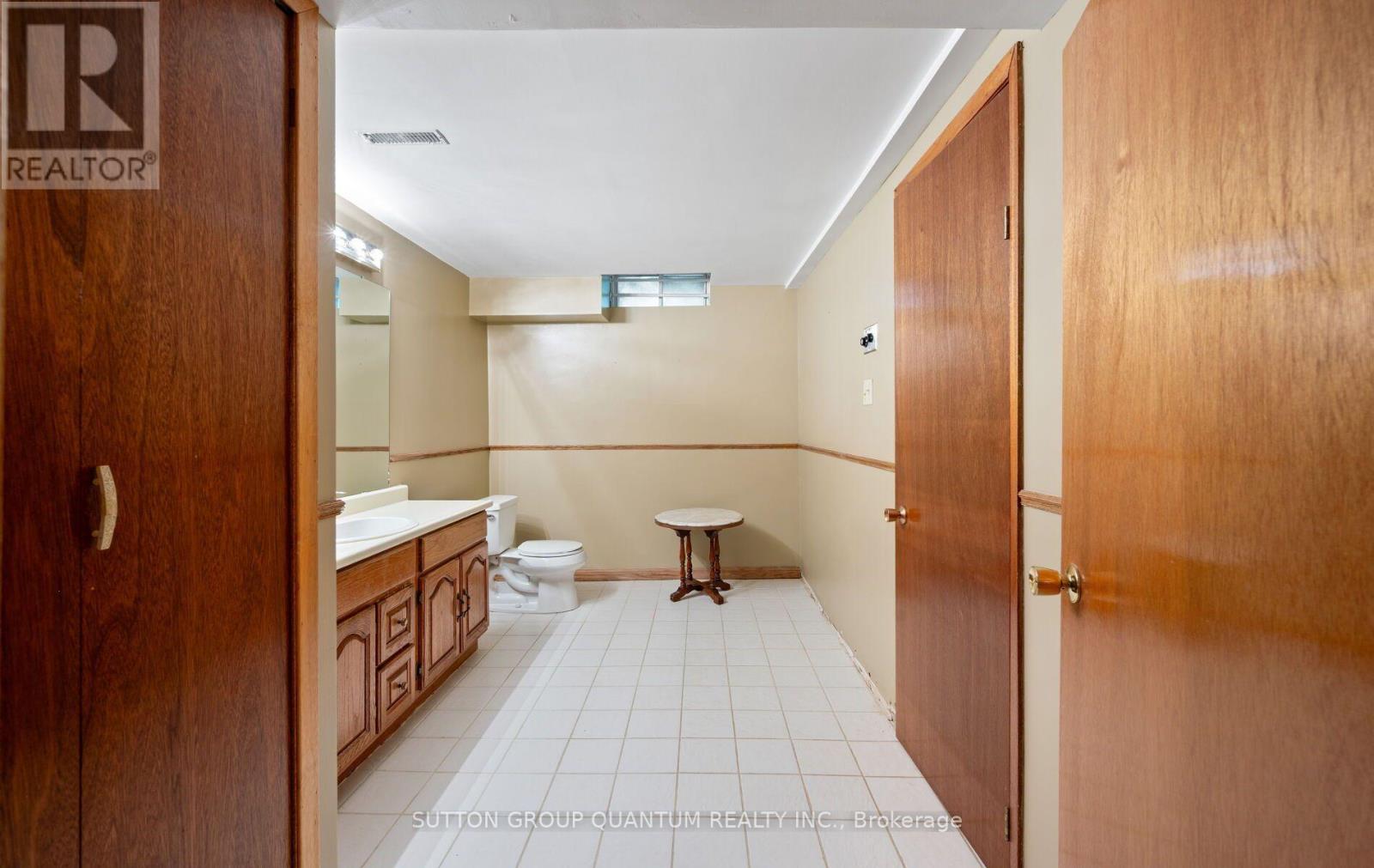 1896 Stoneybrook Court Property Photo 37