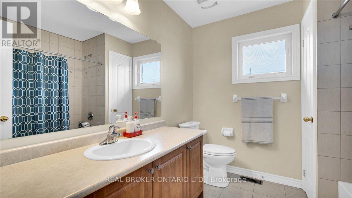 636 Serafini Crescent Property Photo 29