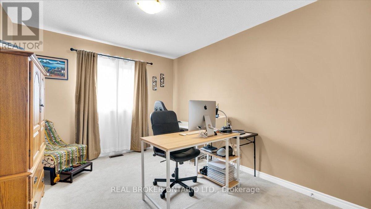 636 Serafini Crescent Property Photo 31