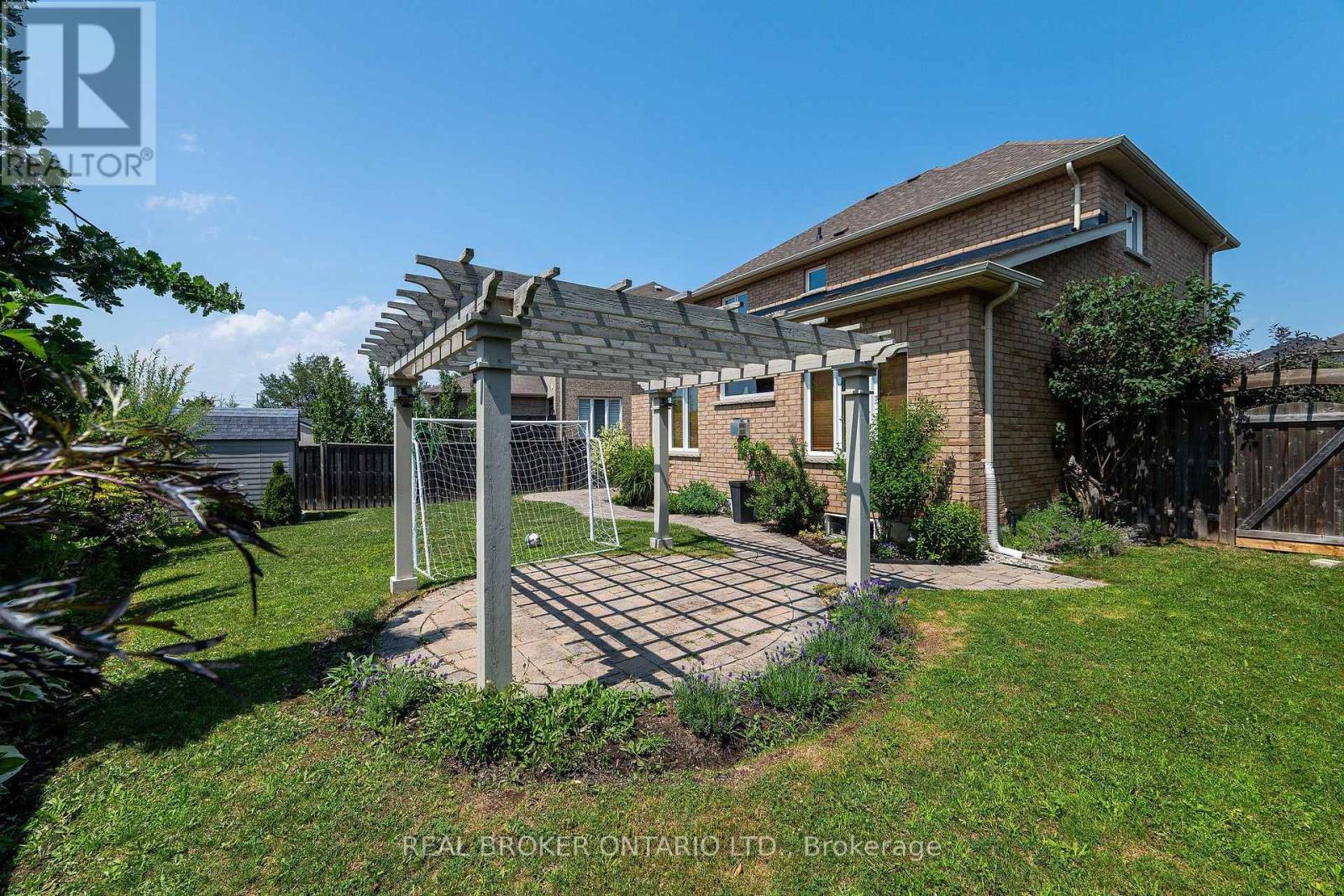 636 Serafini Crescent Property Photo 35