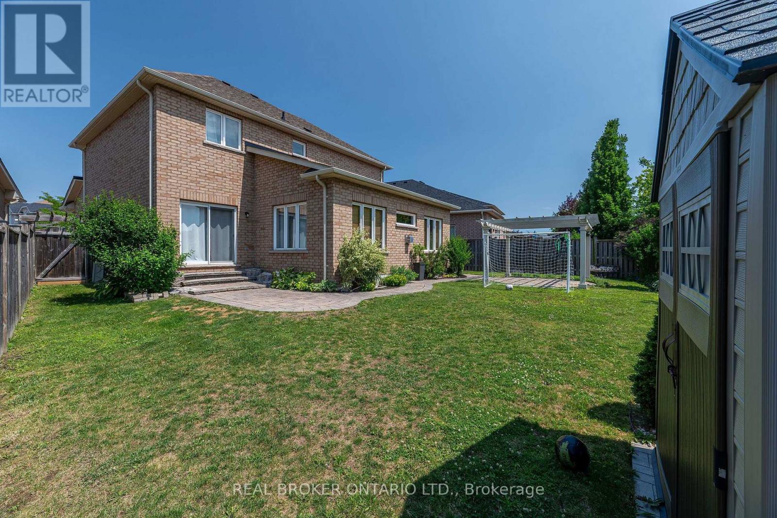 636 Serafini Crescent Property Photo 37