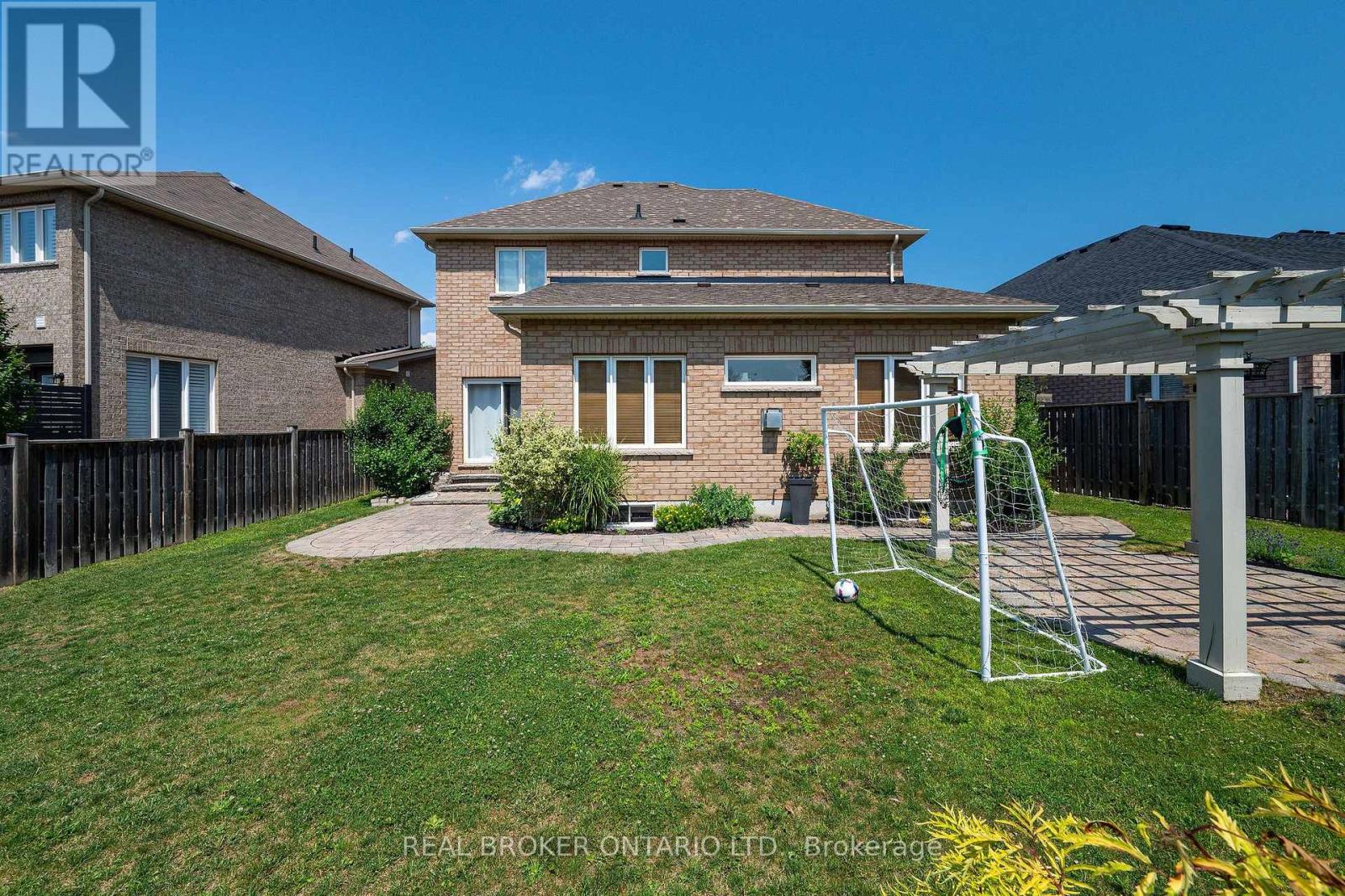 636 Serafini Crescent Property Photo 40
