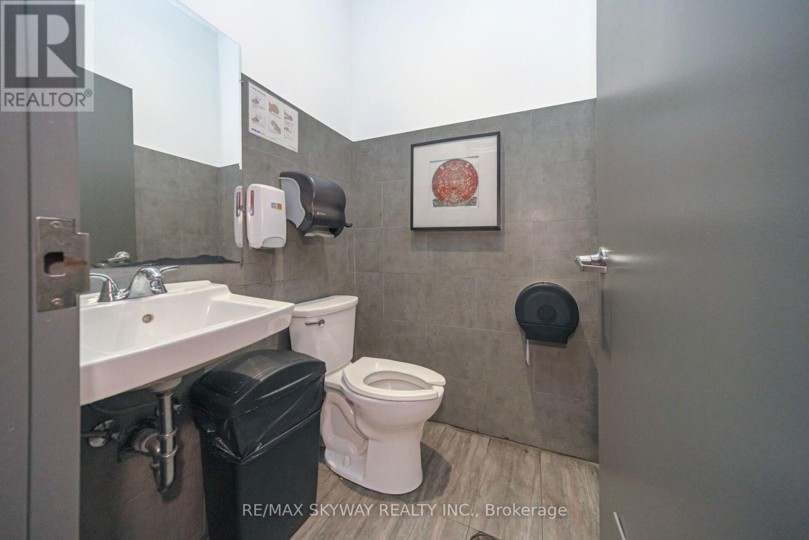 D113 - 4490 Fairview Street Property Photo 33
