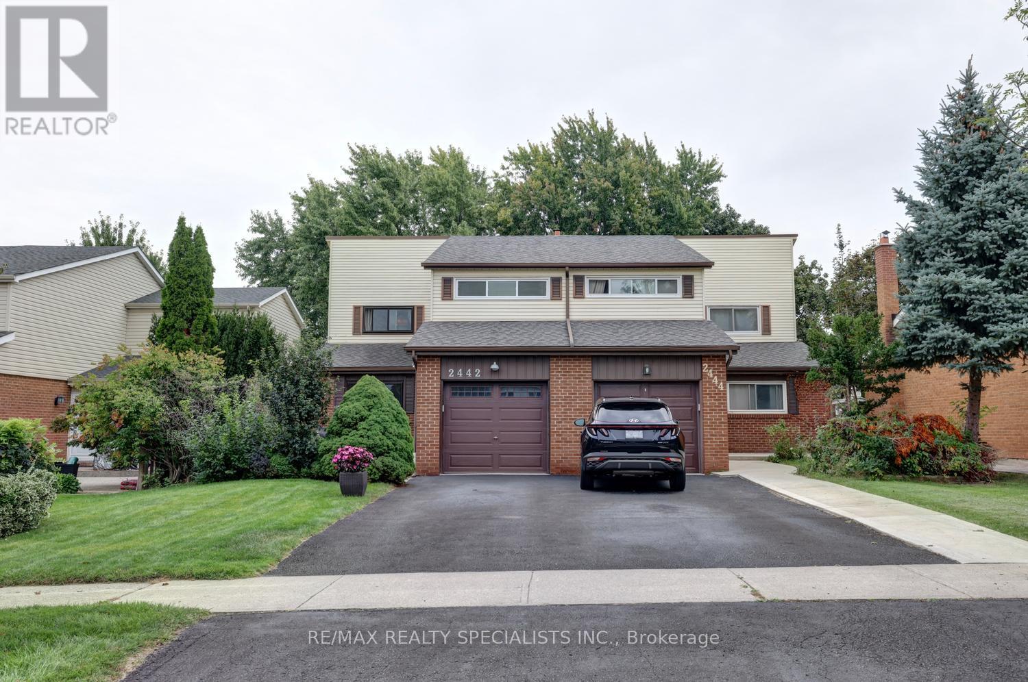 2442 Basswood Crescent Property Photo 2