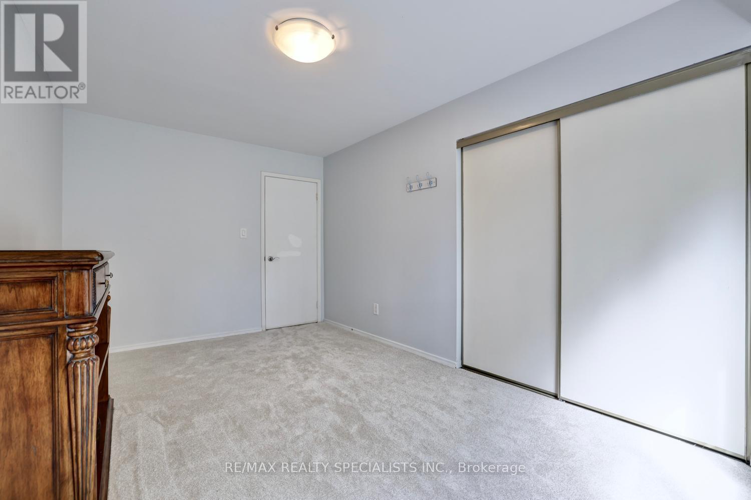 2442 Basswood Crescent Property Photo 23