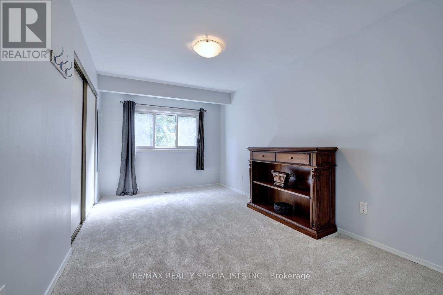 2442 Basswood Crescent Property Photo 25