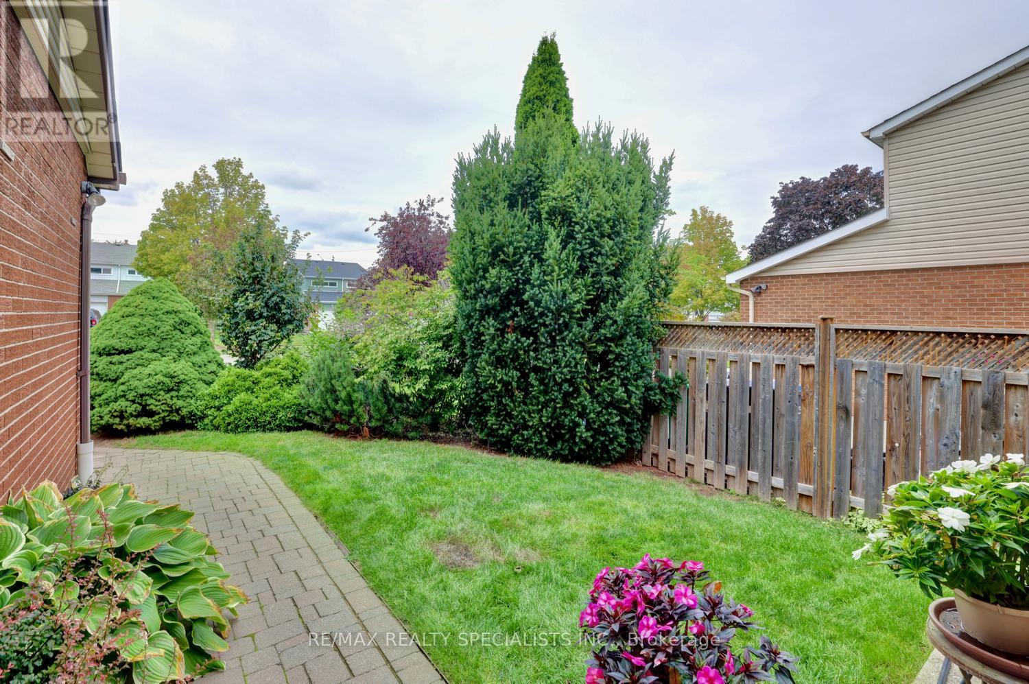 2442 Basswood Crescent Property Photo 32