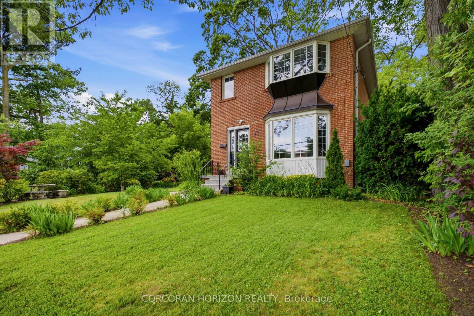 77 Mineola Road E Property Photo 1