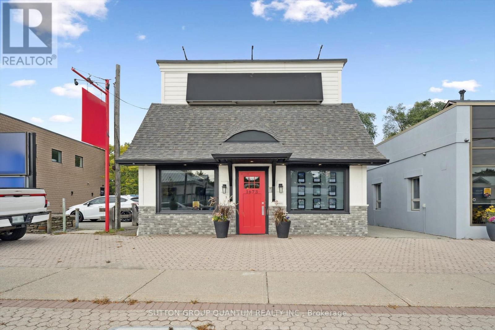 1673 Lakeshore Road W Property Photo 1