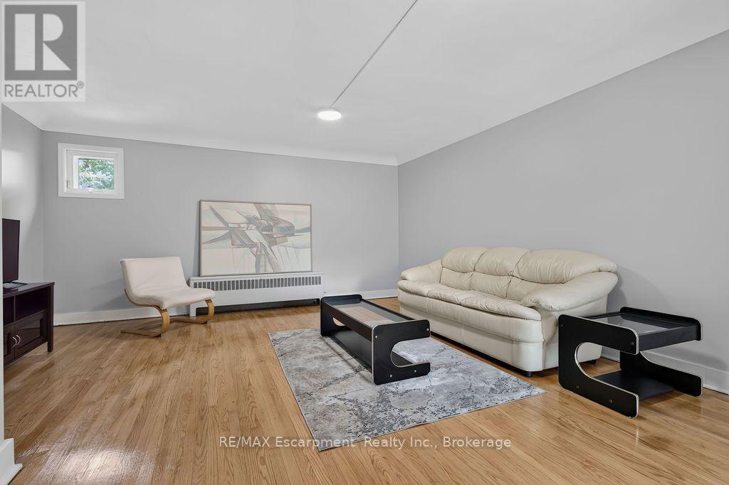 4 - 425 Burlington Avenue Property Photo 3