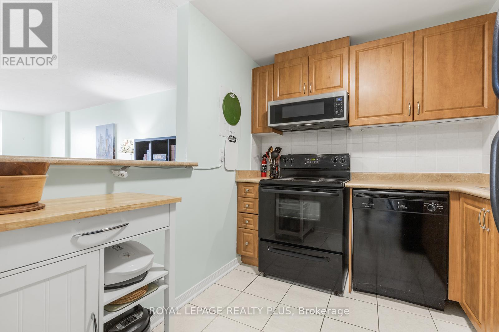 1012 - 6720 Glen Erin Drive Property Photo 4