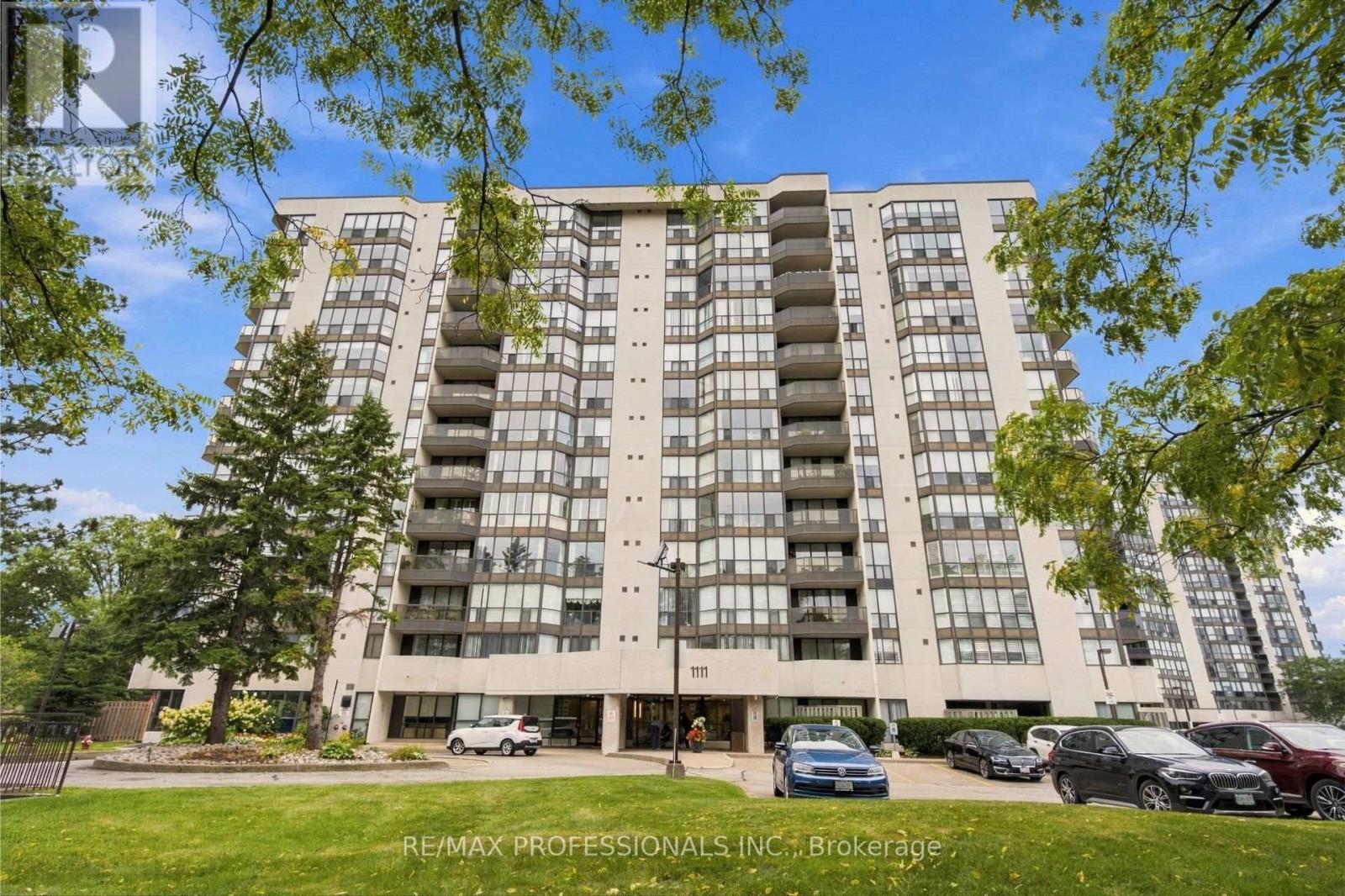 403 - 1111 BOUGH BEECHES BOULEVARD Property Photo 1