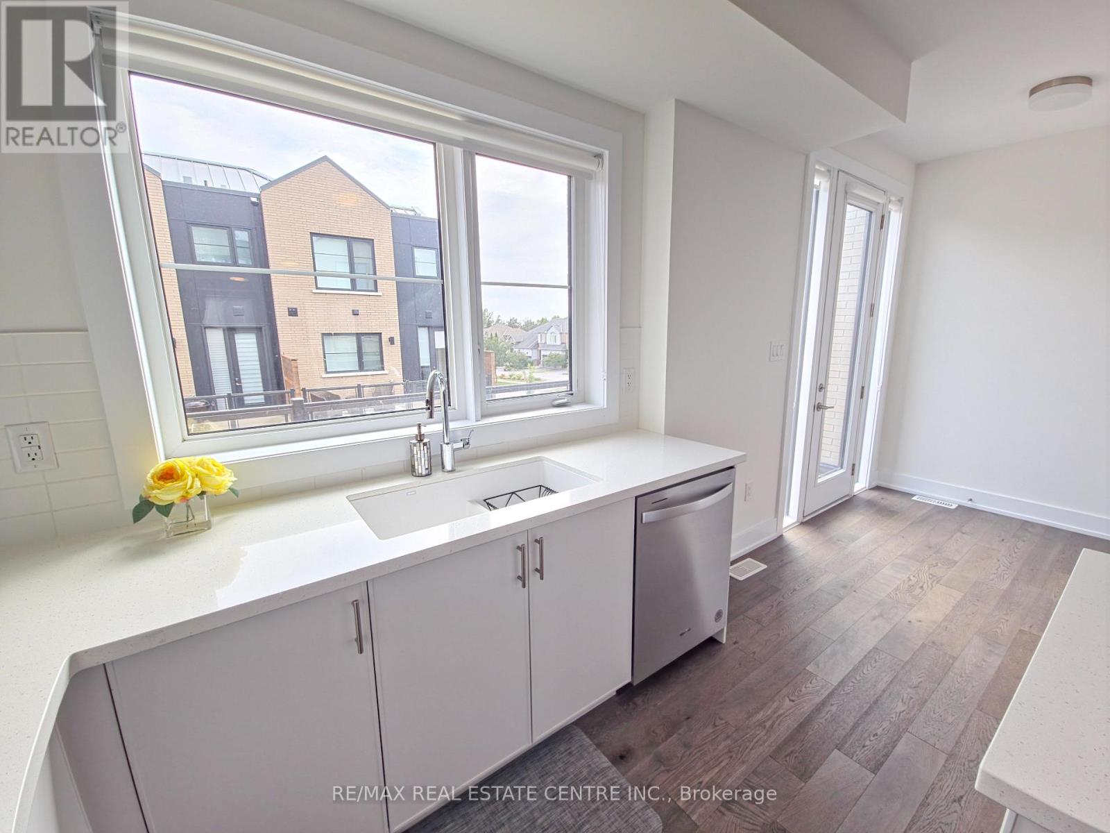 66 - 2273 Turnberry Drive Property Photo 16