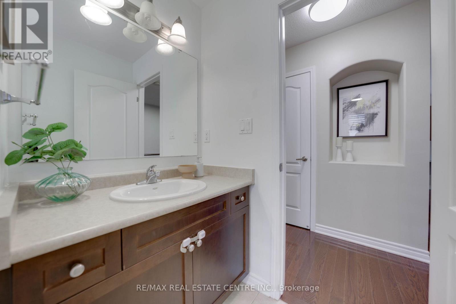 907 Etherington Way Property Photo 29