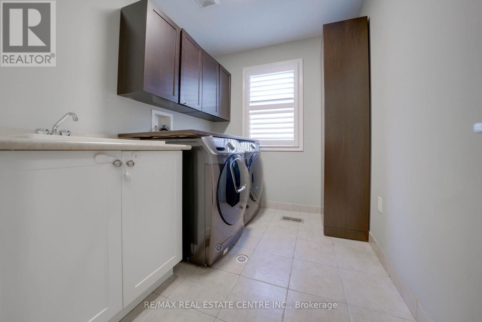 907 Etherington Way Property Photo 30