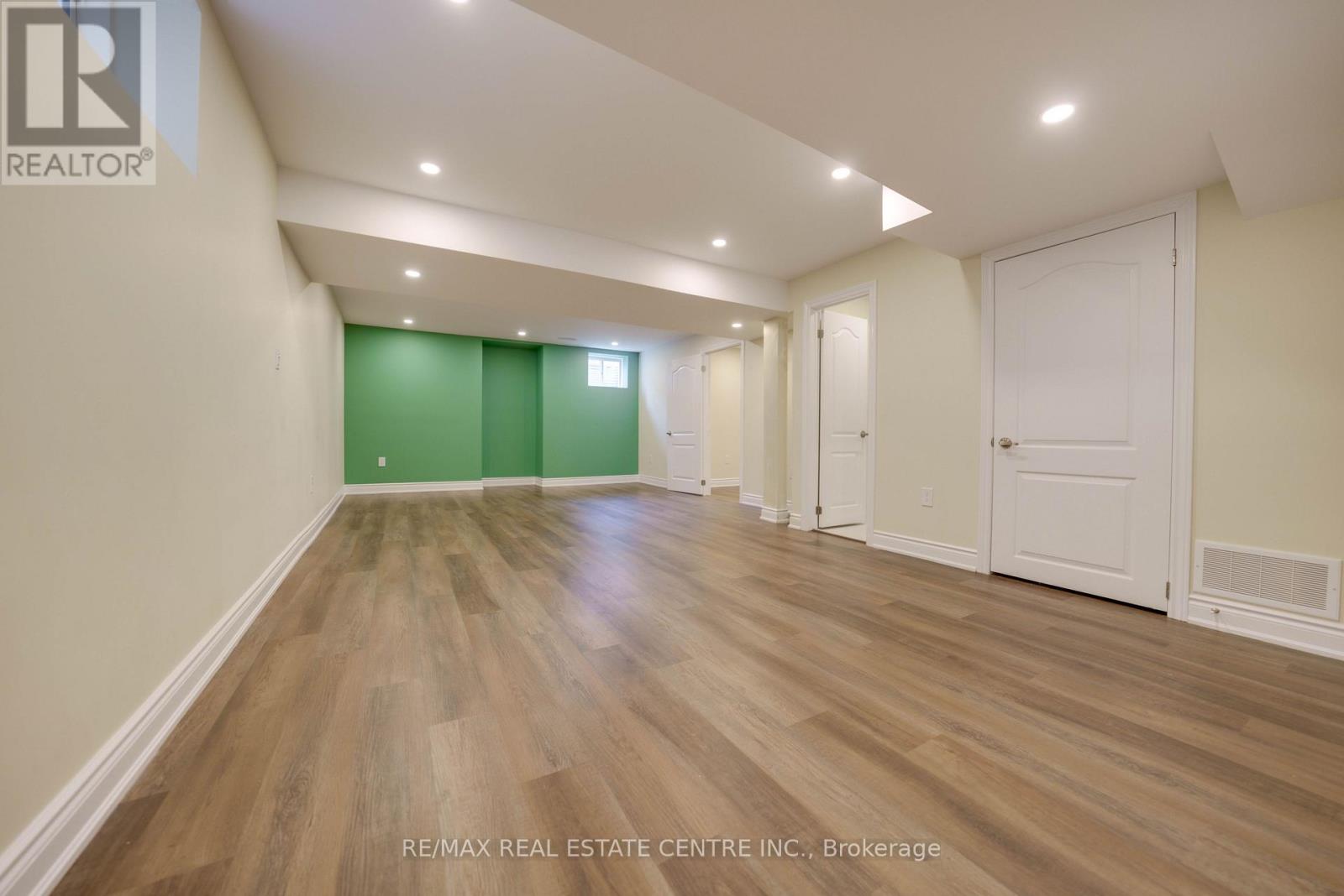 907 Etherington Way Property Photo 32