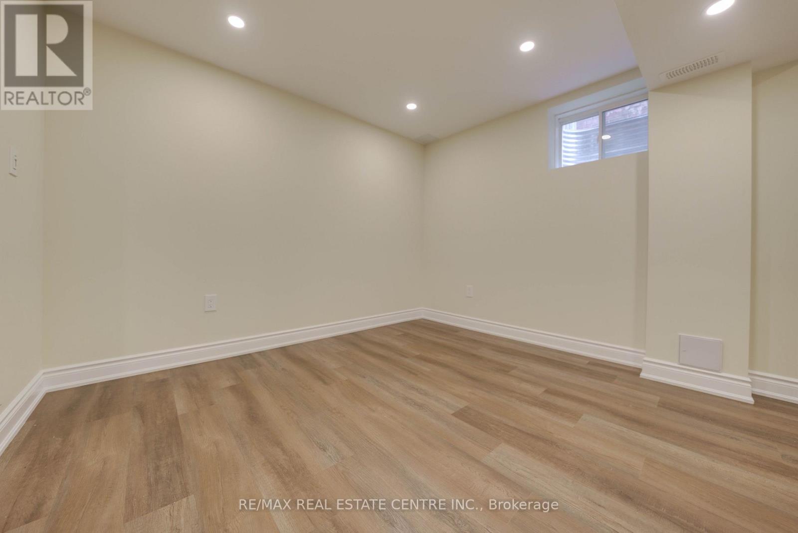 907 Etherington Way Property Photo 34