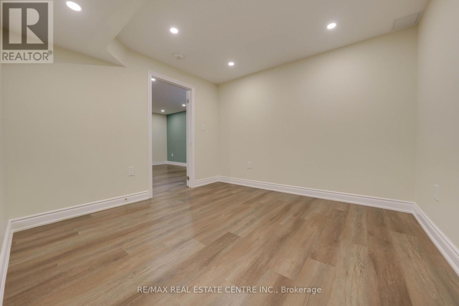 907 Etherington Way Property Photo 35