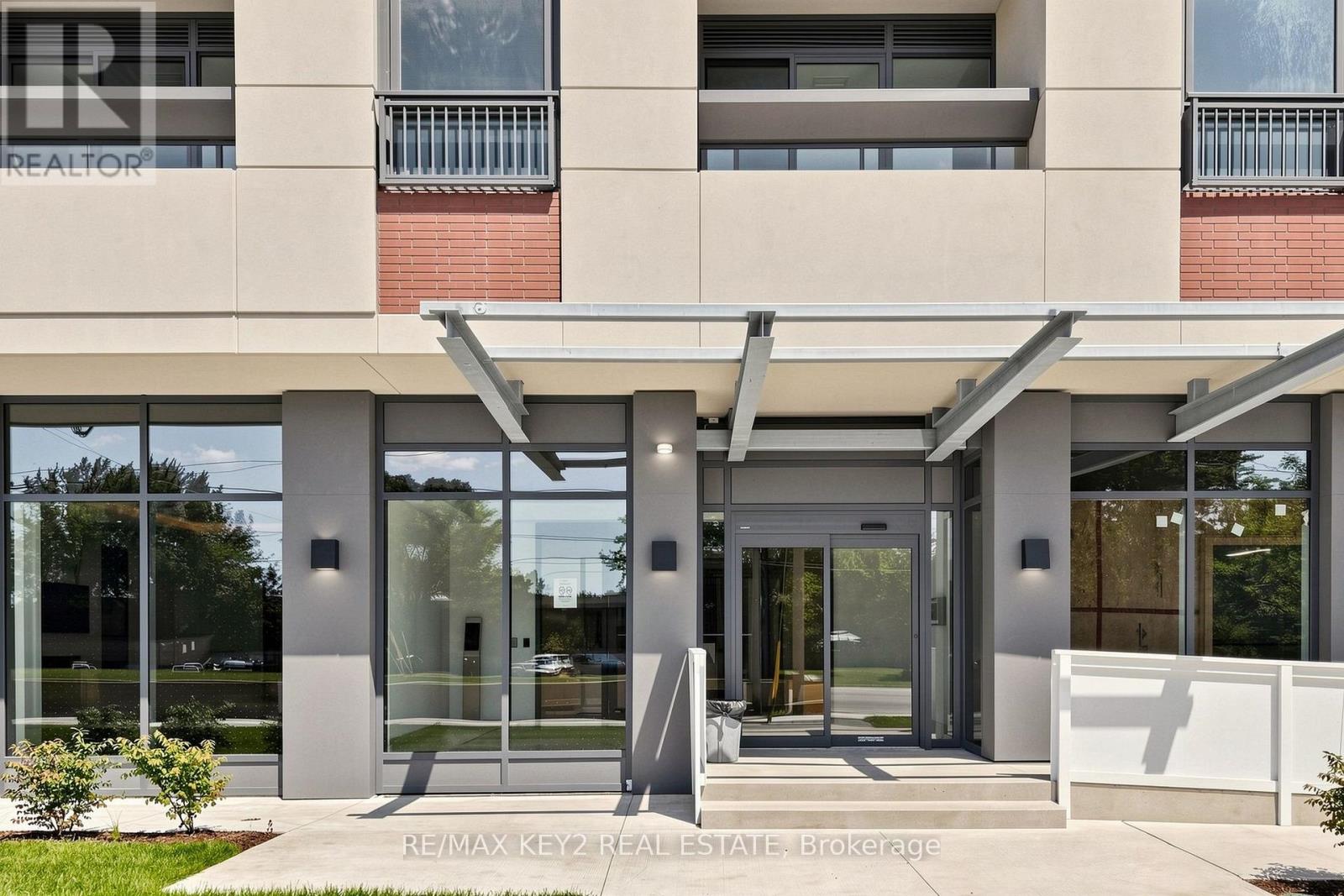 2219 - 4010 Eglinton Avenue W Property Photo 2