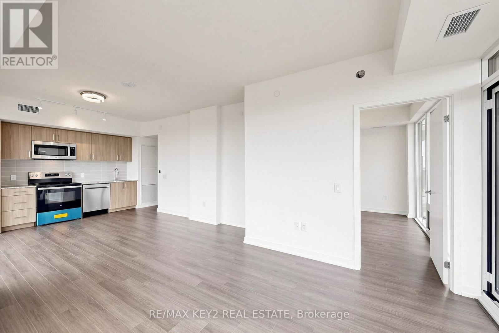 2219 - 4010 Eglinton Avenue W Property Photo 5