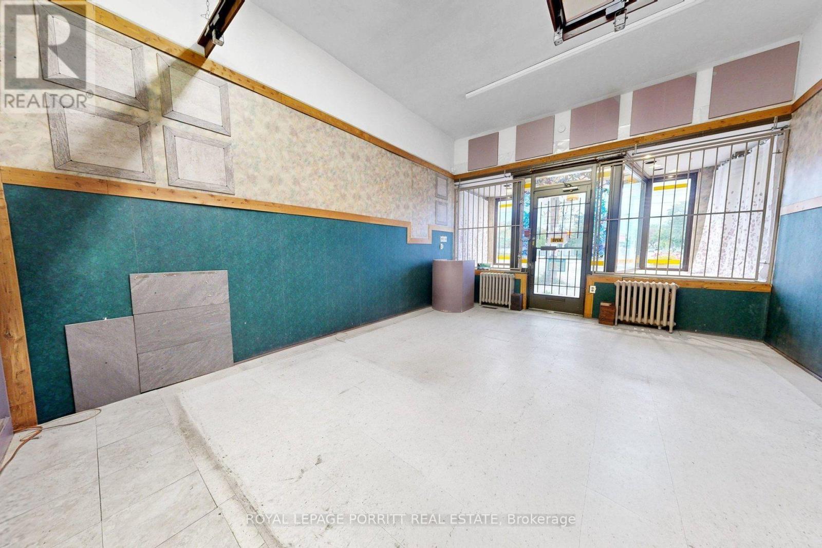 3467 Lake Shore Boulevard W Property Photo 9