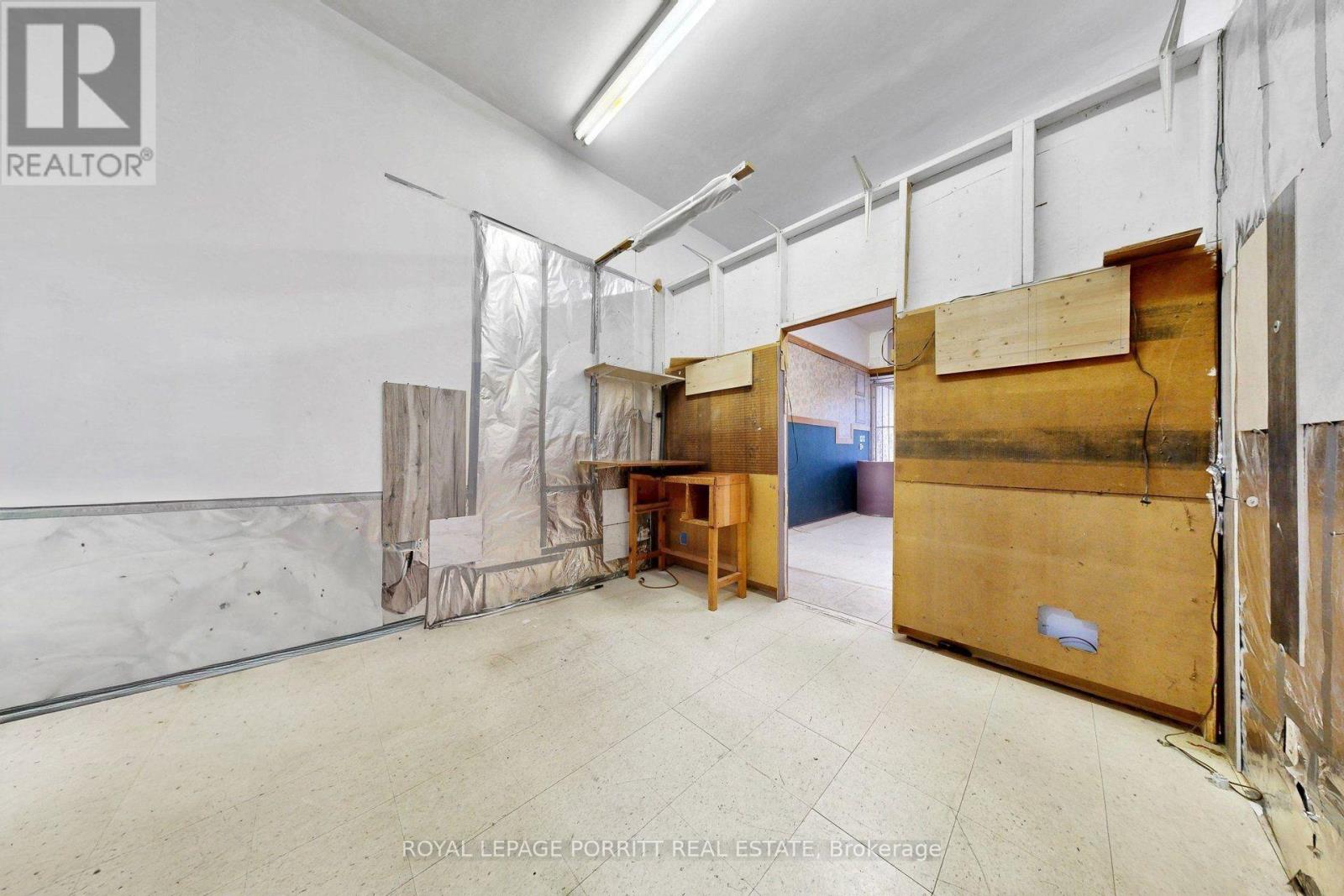 3467 Lake Shore Boulevard W Property Photo 11