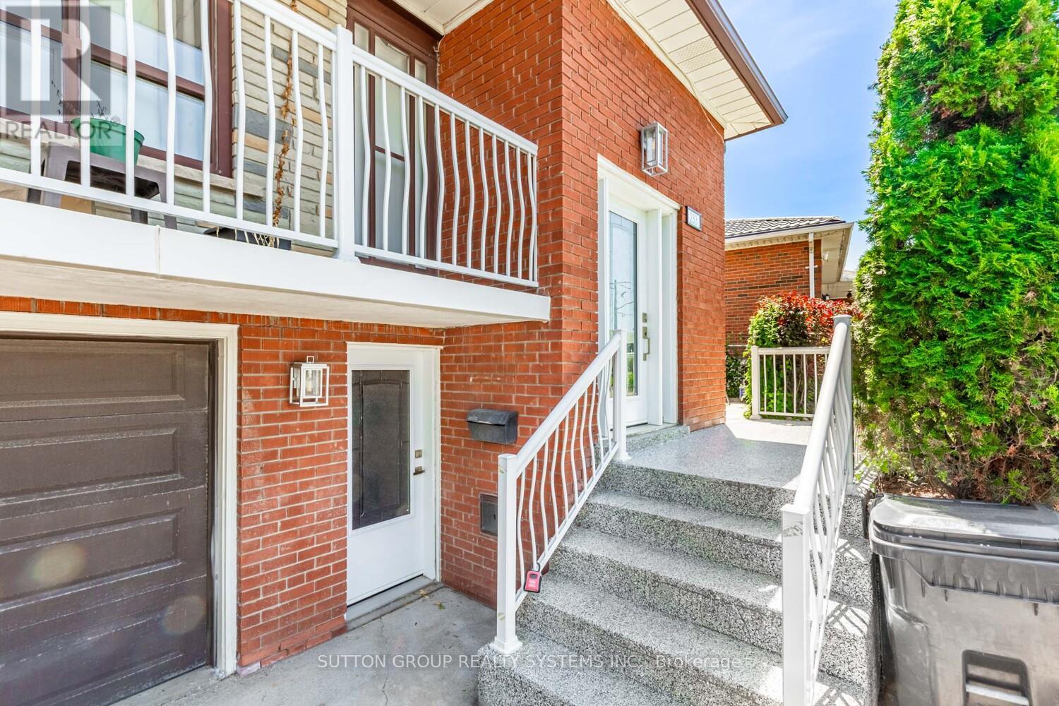 Upper - 233 Hullmar Drive Property Photo 19