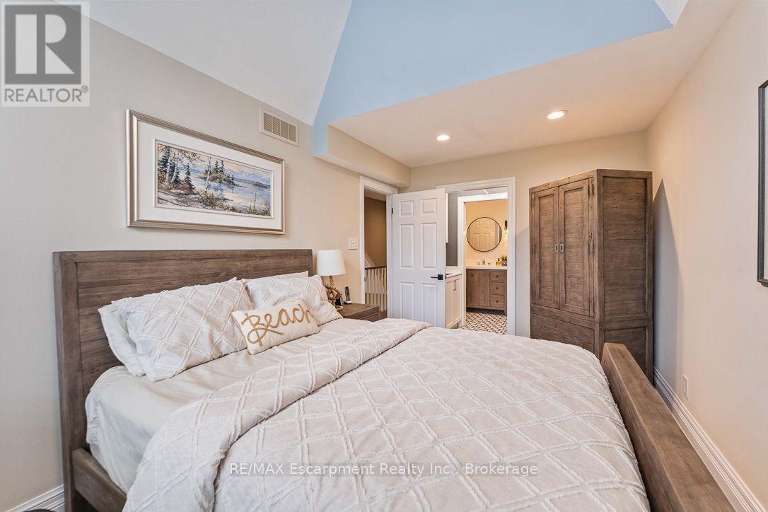 2331 Marine Drive Property Photo 16